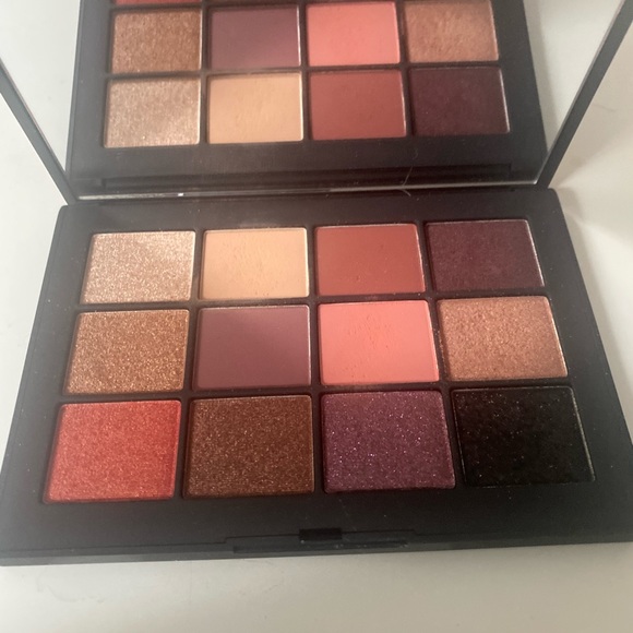 BNIB Discon. Nars Pallet - Picture 2 of 2